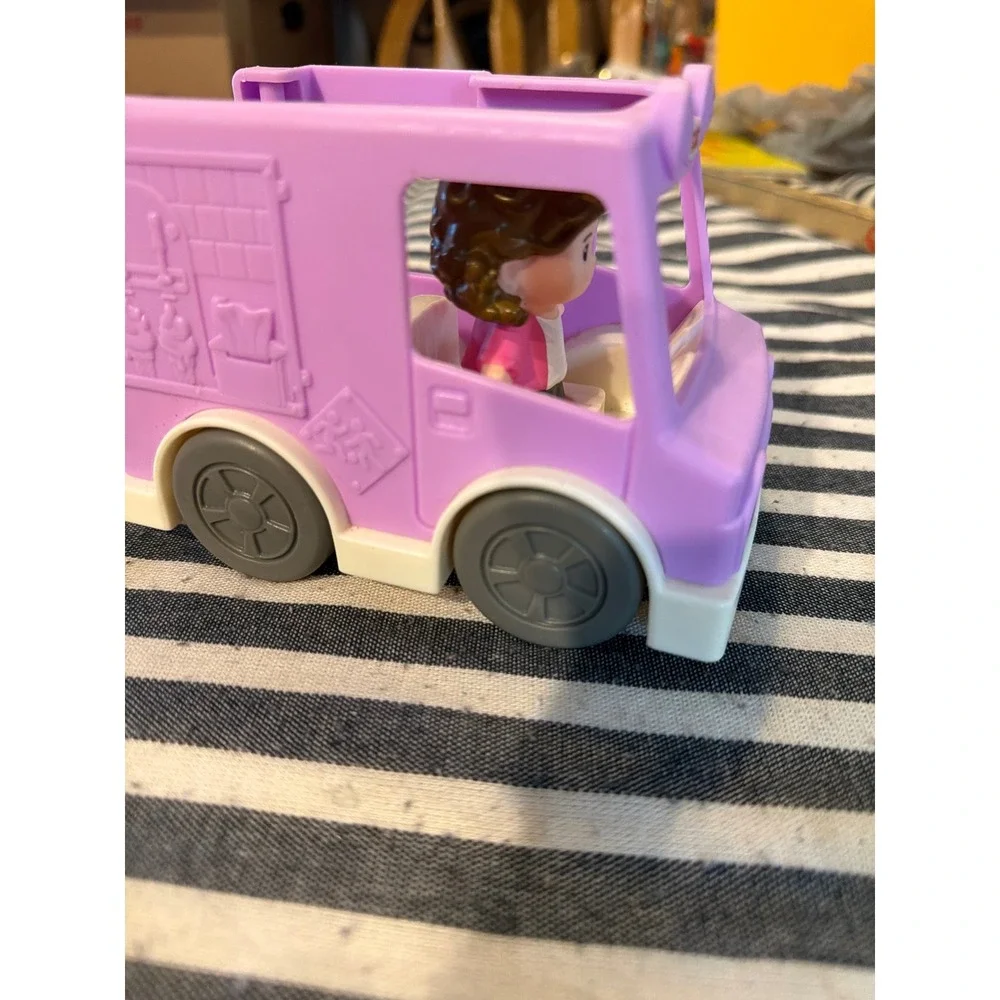 Fisher-Price Little People Lil Movers Pink Bus Vehicle with Driver Figure Toy